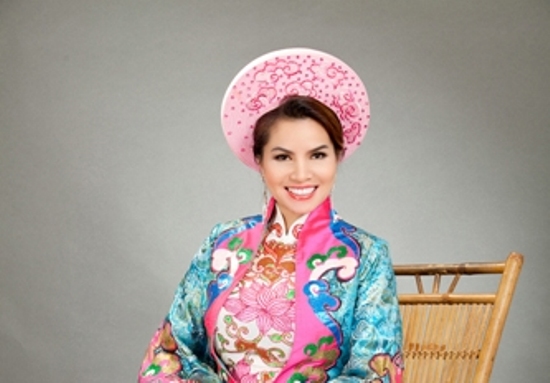Hút hồn áo dài Việt